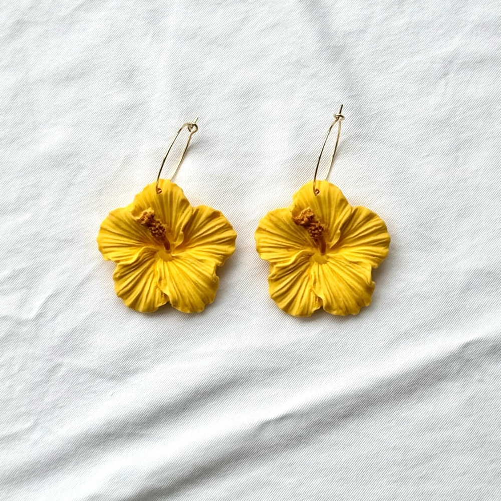 Made in Hawaii Yellow Hibiscus Flower Hoop Earrings with Gold-Tone